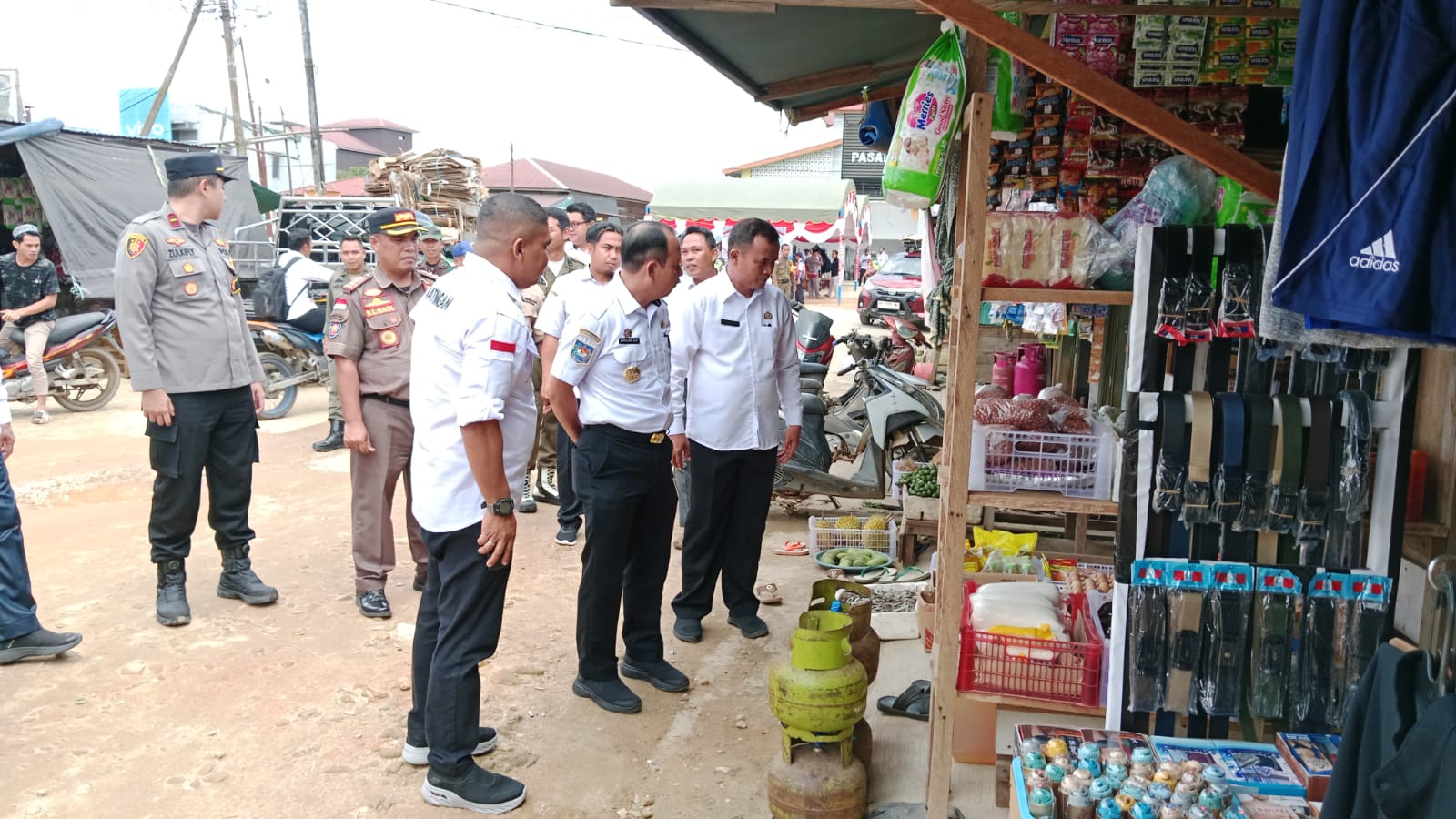 tinjauan pasar
