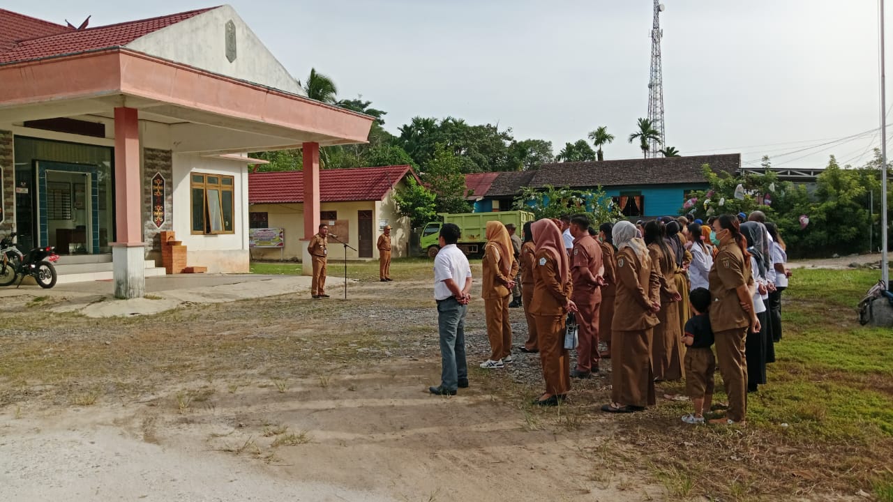 Rutinitas Apel Pagi Senin